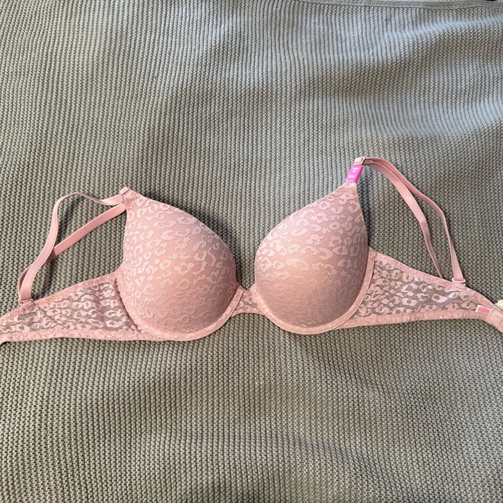 PINK Victoria's Secret Blush Leopard Bra